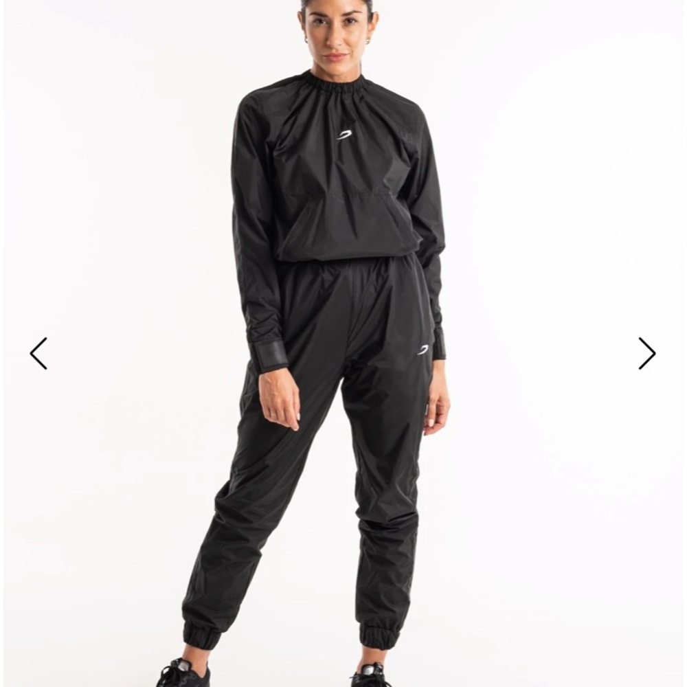 BoxRaw Sauna Suit size Medium in like new condition.